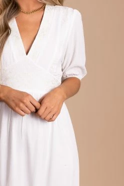 Listicle Be A Wildflower Maxi Dress - White -bella ella boutique shop BELLAELLA 4.14.21 0229 5000x