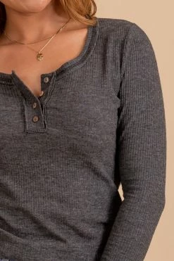 La Miel Big Heart Long Sleeve Top 16 La Miel Big Heart Long Sleeve Top -bella ella boutique shop BigHeartlongsleevetopdarkgreydetail 5000x