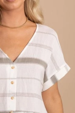 Mine & E&M Bright Eyes Button-Up Top -bella ella boutique shop BrightEyesButton UpTopdetail 5000x