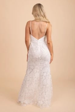 Maniju Give Your Heart Lace Maxi Dress -bella ella boutique shop GiveYourHeartLaceMaxiDress Back 5000x